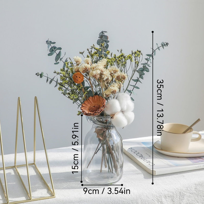 Décoration de vase et fleur simulée
