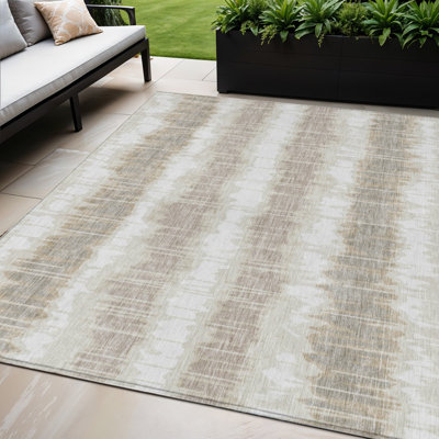 Tapis extérieur lavable rayé beige et taupe 5 pi x 8 pi ivoire