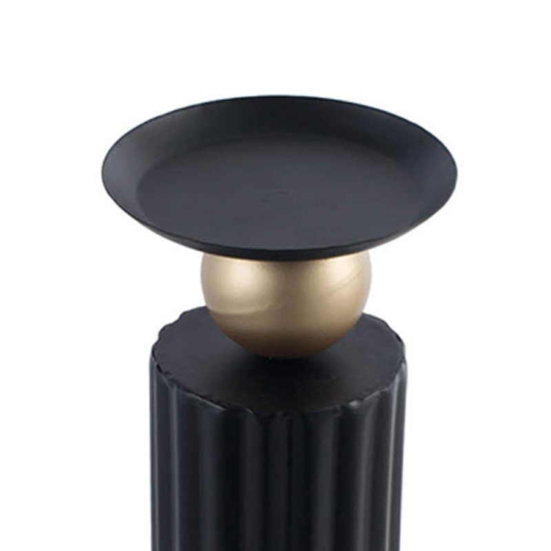 Bougeoir Lemo, sphère dorée, colonne de fer noire 18 po, 17,7 pi H x 5,1 pi L x 5,1 pi P