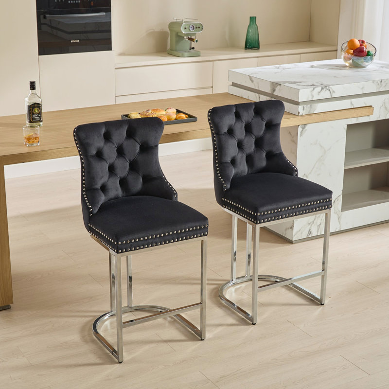 Tabourets de bar modernes en velours avec dossier et garniture de rivets, chaises d'îlot de cuisine revêtues
