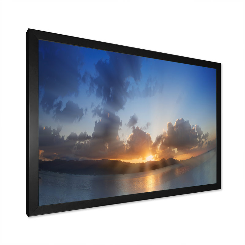 Dramatic Tropical Beach Sunset II - peinture sur toile, H 30 po x l 40 po x P 1,5 po, Cadre d'angle fermé noir