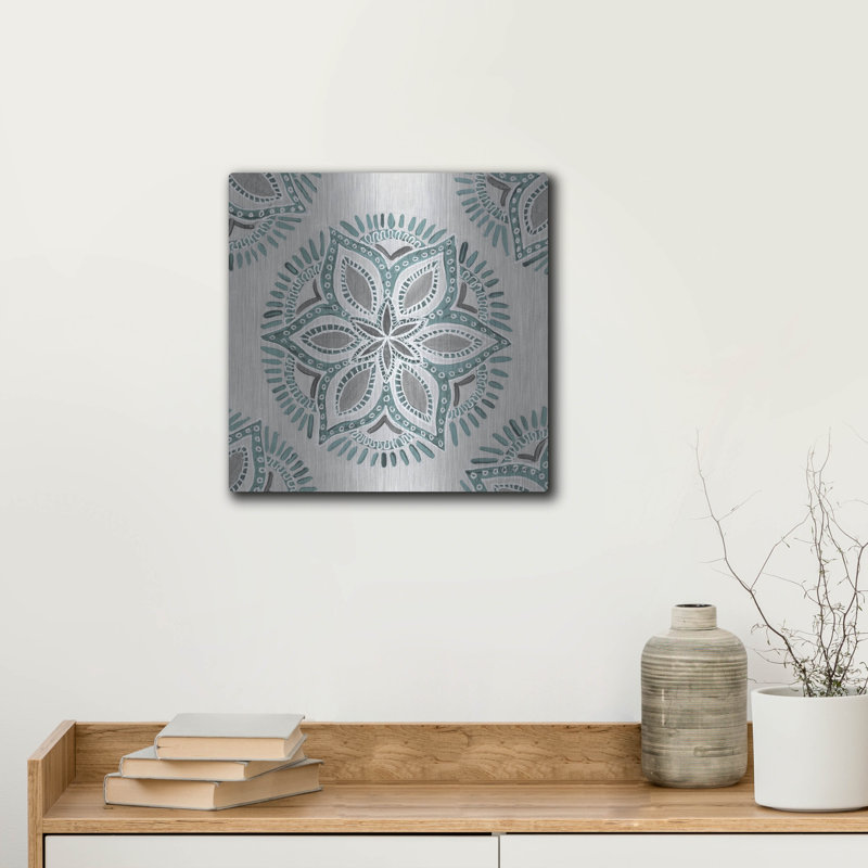 Art mural en métal luxueux «Star Mandala 2» par Yvette St. Amant, H 12 po x l 12 po
