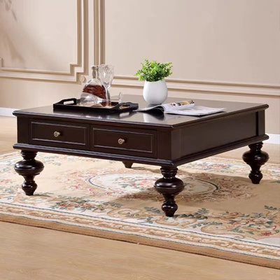 American-style minimalist coffee table
