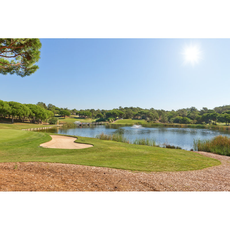 Golf Course par Sergoua - Photographie sur toile tendue, H 32 po x l 48 po