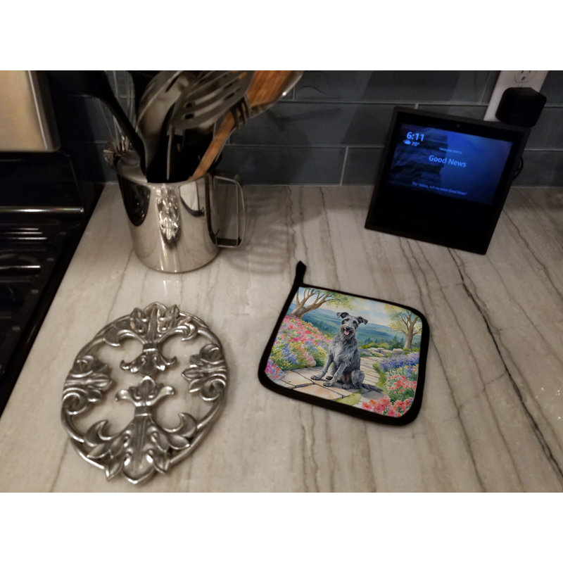 Caroline's Treasures Floral Polyester Potholder Set