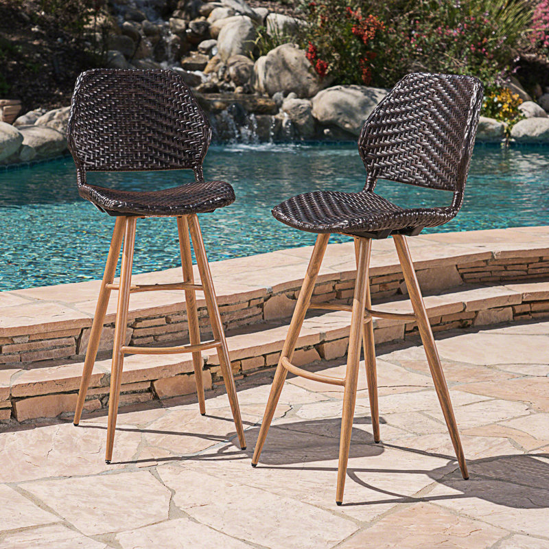 Outdoor Wicker Barstools With Metal Legs