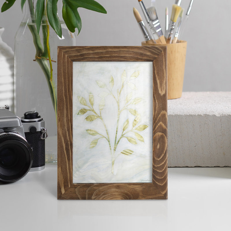 Consolata Breezy Fronds II, reproduction d'art encadrée, H 7 po x l 5 po x P 1 po, Noyer