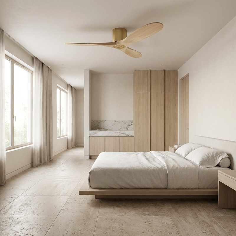 Ventilateur de plafond Maverick Smart Hugger, Chêne blanc délavé, Burnished Brass, 52 po de largeur