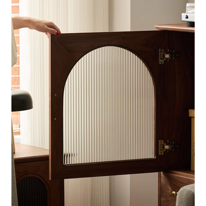Armoire d'appoint arquée en bois et verre