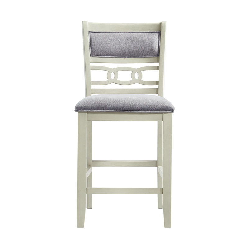 Chaise rembourrée Relyea, Bisque, H 36 po x L 42 po x l 42 po