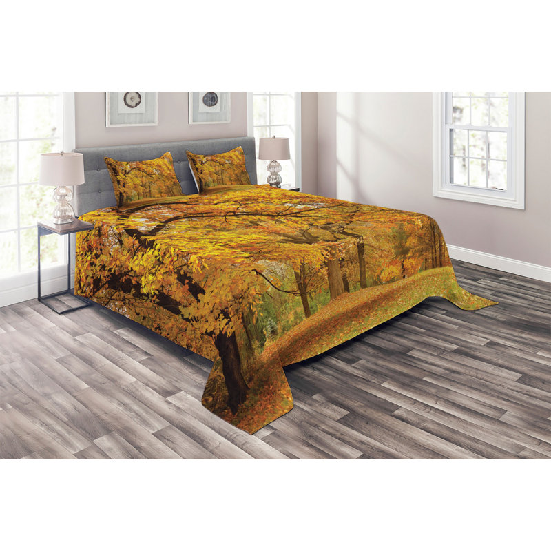 Forest Farmhouse / Country Coverlet