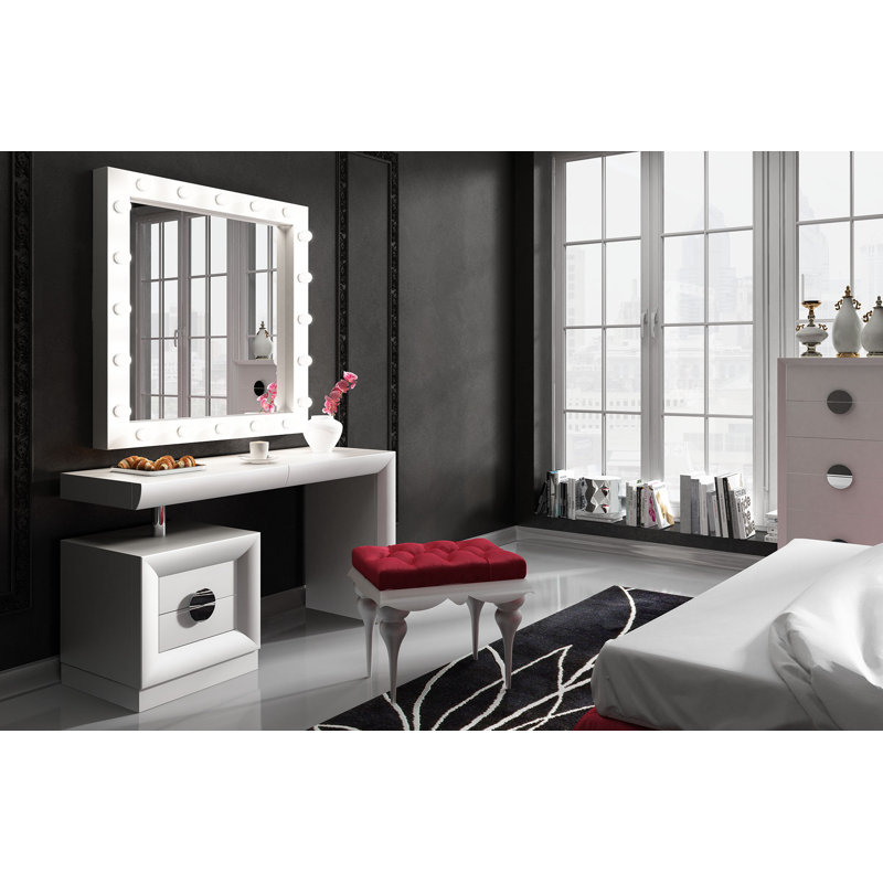 Kirkwood Vanity, Light White/Glossy