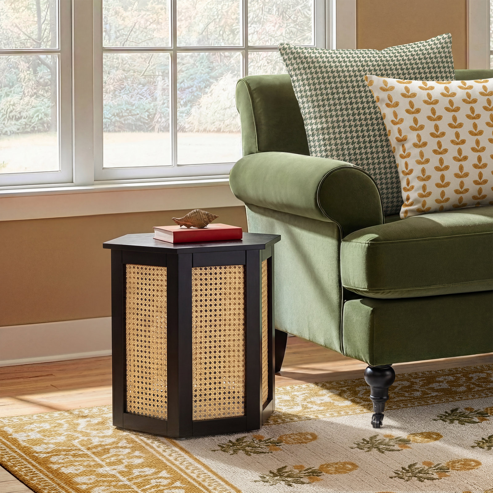 Pacetti End Table, Black