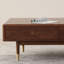 Table basse moderne et minimaliste en bois avec rangement-160776075