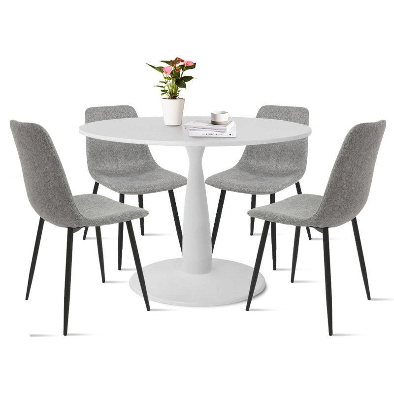 Ensemble de table de salle à manger 4 personnes Fahie avec table ronde de 35 po et 4 chaises rembourrées en tissu, Gris