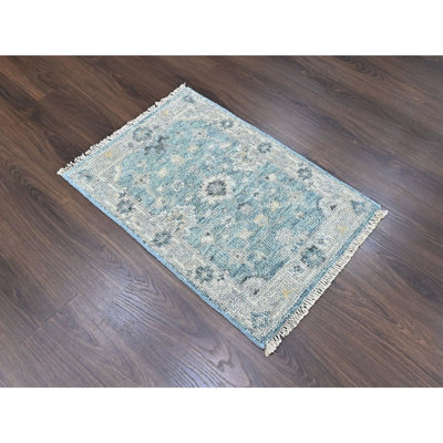 Bleu poudre 2 pi x 3 pi, collection Souple, motif Oushak, laine luxueuse nouée à la main, colorants végétaux, tapis, échantillon, tapis oriental