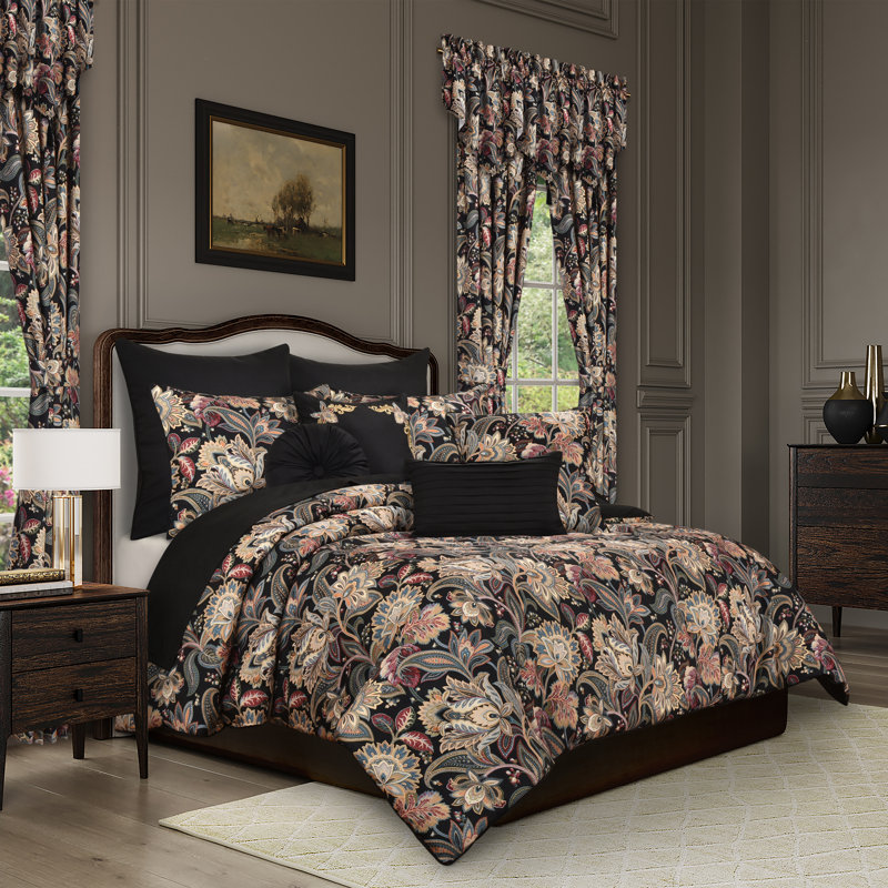 Full Black Polyester 3-Piece Comforter Set