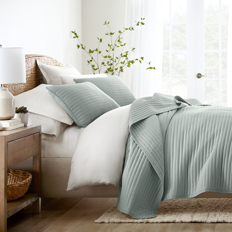 Becky Cameron Lightweight All Season Stripe Stitch Quilt Set with Shams, King/Cal-King Quilt + 2 King Shams, Eucalyptus