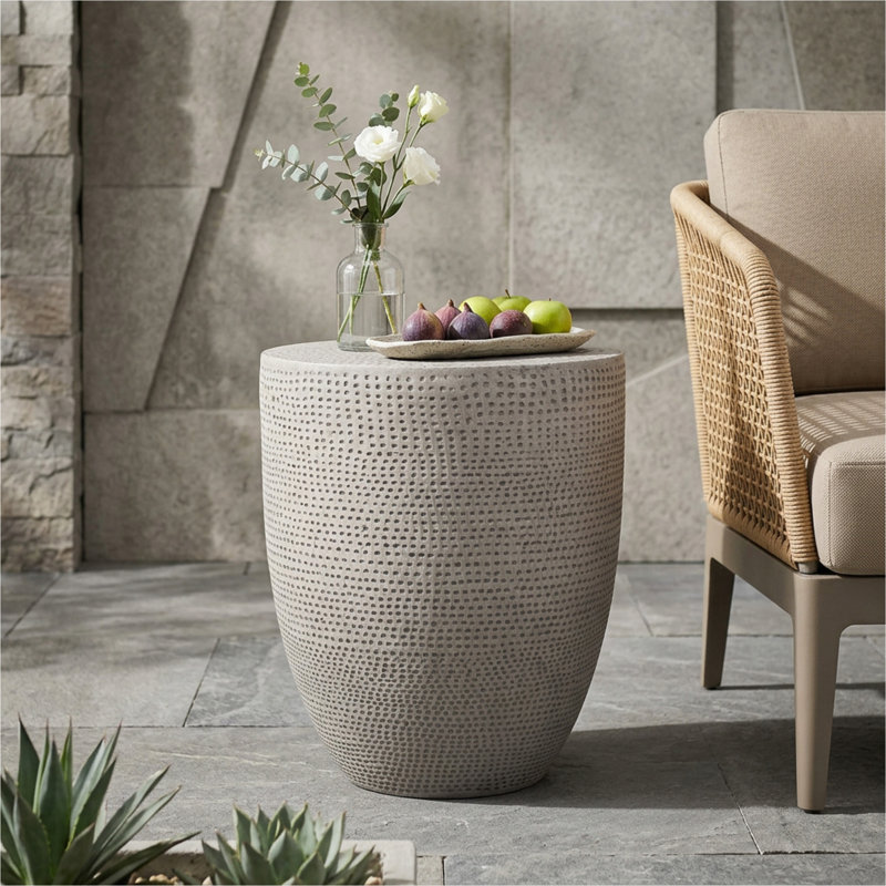 Table d'appoint d'extérieur en béton léger