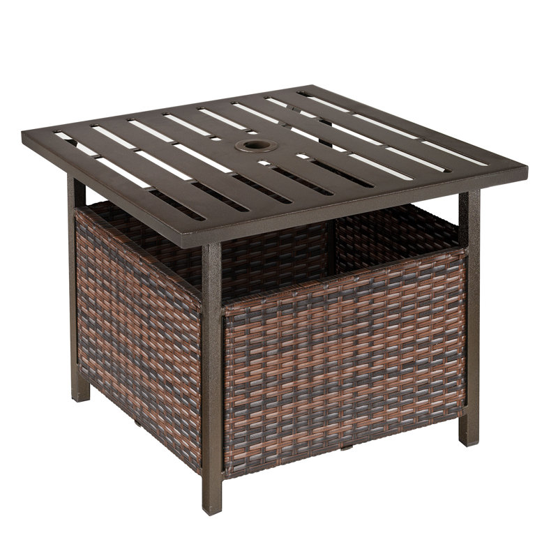 Table basse d'extérieur en rotin avec trou pour parasol Ebern Designs