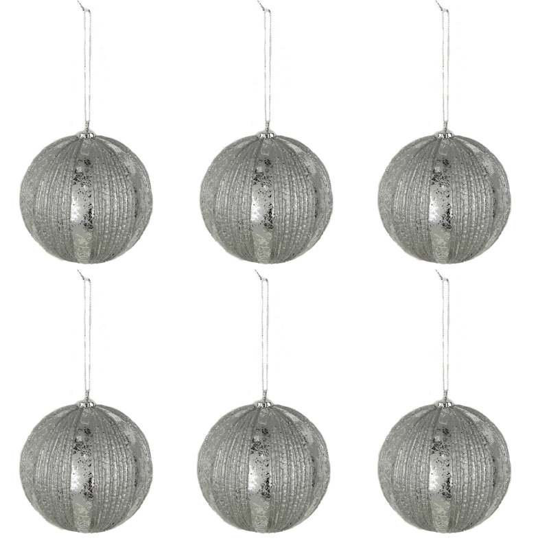 Boule d'ornement de Noël en métal nervuré, Argent