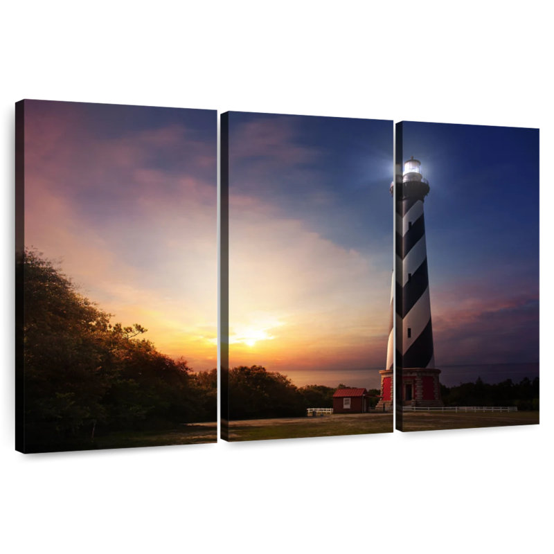 Coucher de soleil sur le phare de Lilie Cape Hatteras, H 28 po x l 45 po