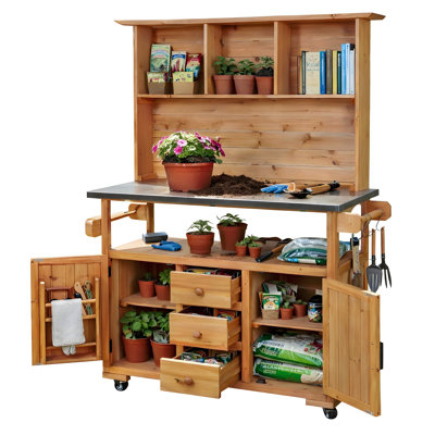 Grand banc de rempotage de jardin de 65 pouces avec roues verrouillables, îlot de cuisine extérieur en bois et plateau en acier inoxydable pour une utilisation polyvalente