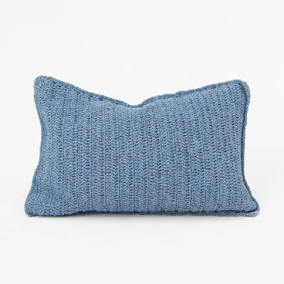 Coussin lombaire au crochet bleu 35 x 53 cm