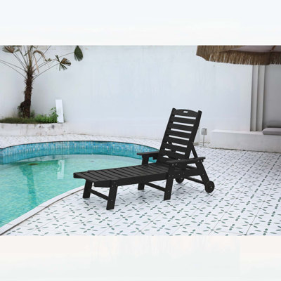 Chaise longue d'extérieur surdimensionnée avec 5 positions réglables, PEHD, roues et porte-gobelet pour patio, piscine et terrasse, noir