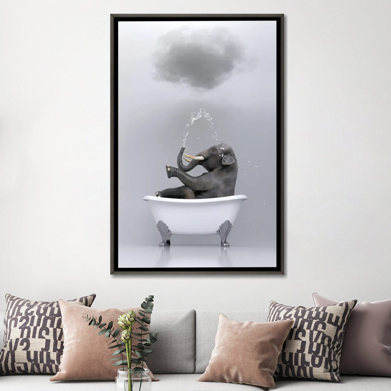 «Elephant Relaxing in the Bath 3» par Mike Kyiv - reproduction d'art, H 60 po x l 40po x P 1,5 po, Pas de tapis