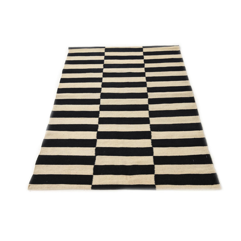 Tapis noir et blanc 3x5 Petrella