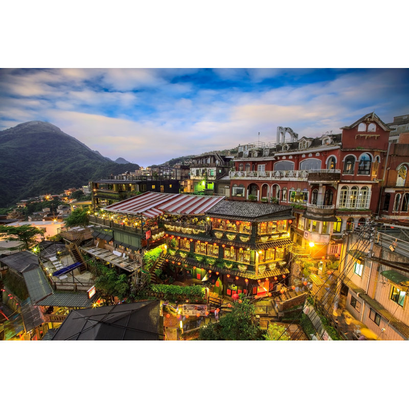 Hillside Teahouse In Jiufen, Taïwan par - Photographie de toile tendue, H 20 po x l 30 po