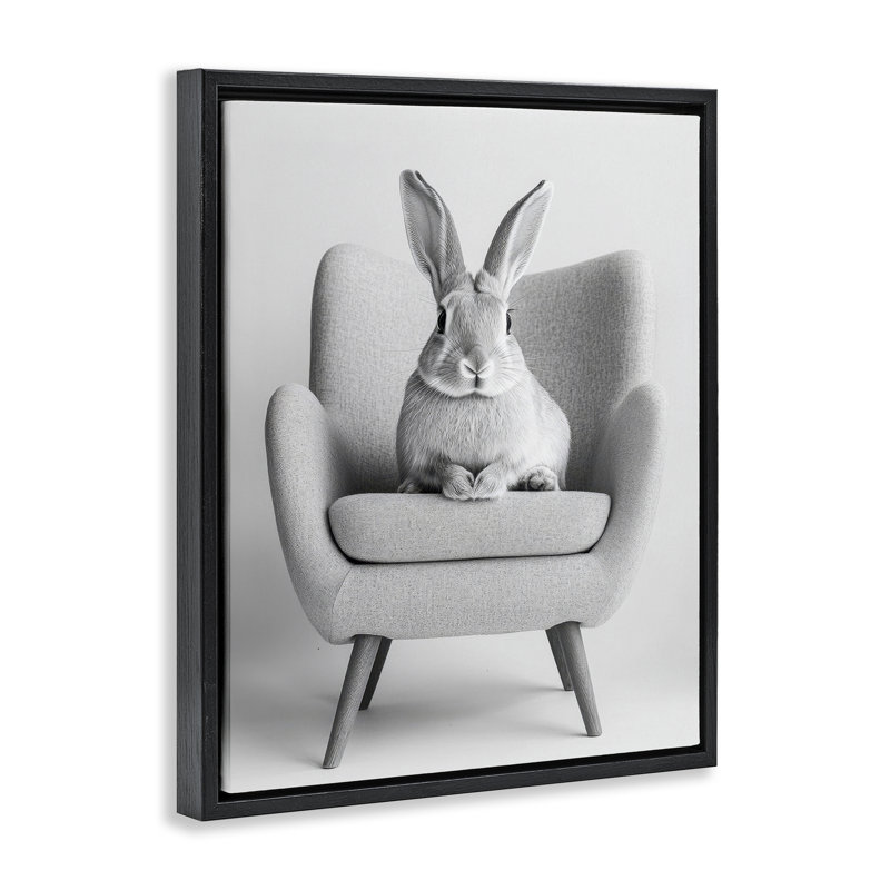 "Modern Bunny in Chair", art mural encadré sur toile flottante, design par Petal Prints Design, H 21 po x l 17 po