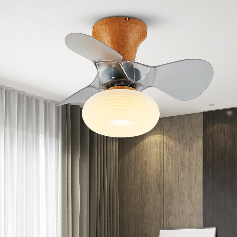 Ventilateur de plafond 21,25 po avec lumières DEL Kosie, Couleur bois avec pales transparentes