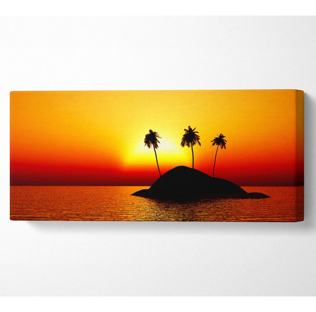 Palmtree Island bei Sonnenuntergang - Kunstdrucke auf Leinwand