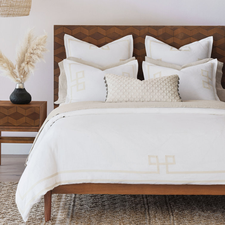 Resort Linen Program Comforter