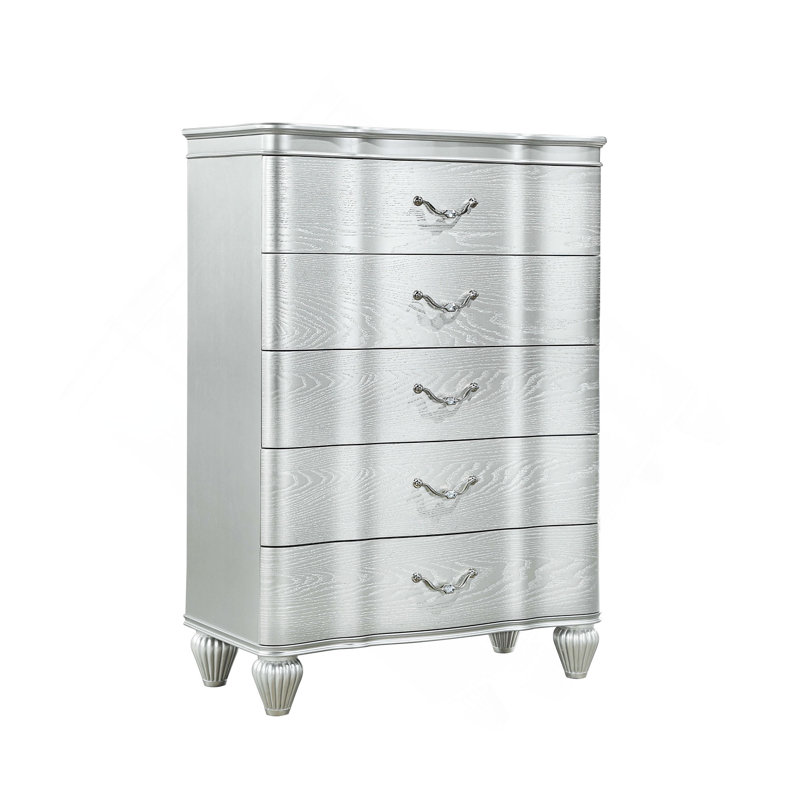 Commode à 5 tiroirs de style traditionnel avec poignées en métal