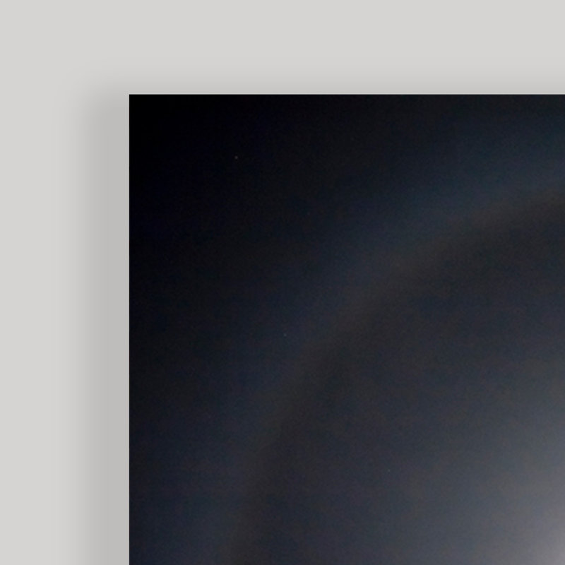 « moon halo », impression sur toile enroulée, H 30 po x l 30 po x P 1,5 po