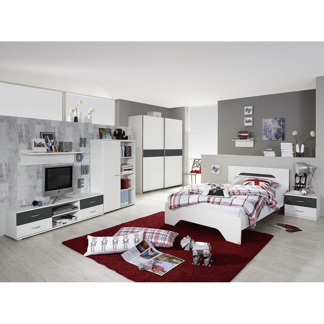 Ewert Bedroom Set