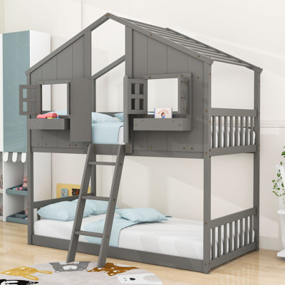 Lit superposé simple au dessus d'un lit simple avec toit, fenêtres et porte