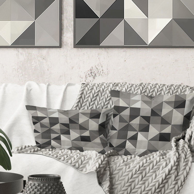Triangles géométriques modernes gris et noir II - Coussin décoratif moderne, H 18 po x l 18 po