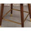 2 tabourets de comptoir modernes de style Mid-Century, siège en similicuir, dossier capitonné, repose-pieds incurvé doré, siège avec garniture cloutée, pieds en bois massif