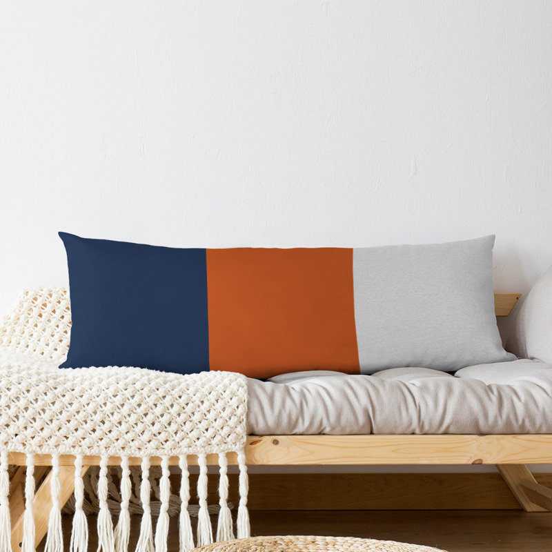 Oreiller de corps en polyester / polyester Arizona Football Stripes, Bleu marine / Orange moyen, Adairsville