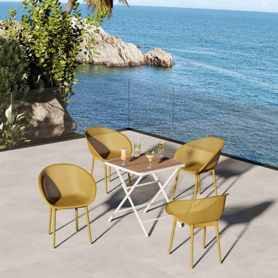 Ensemble de 2 chaises longues modernes terreuses jaunes - Plastique PP intérieur / extérieur toutes saisons avec table pliante multifonctionnelle intérieure / extérieure moderne - Plateau de table en PP avec pieds en métal (blanc, kaki)