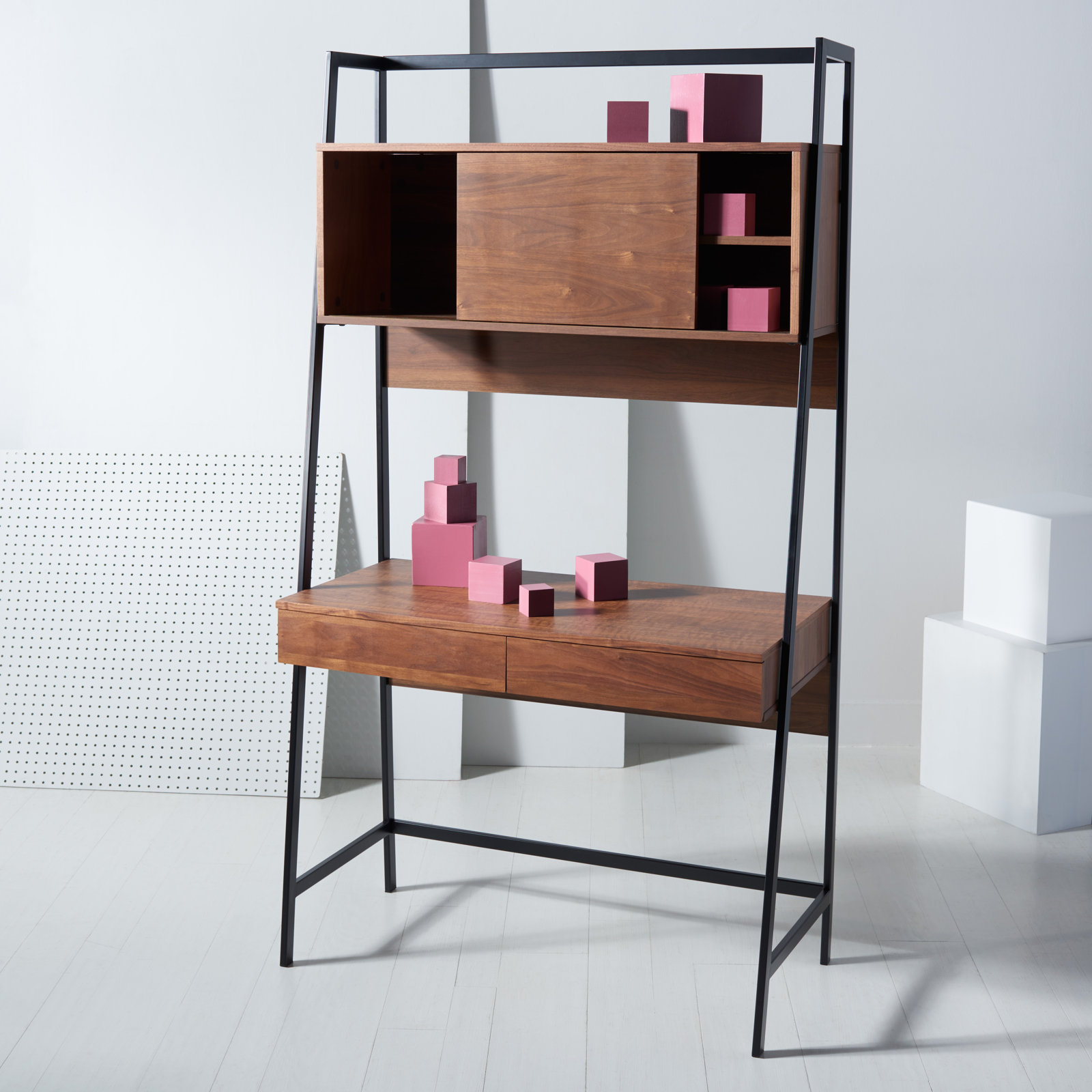 Courtland Ladder Desk with Hutch