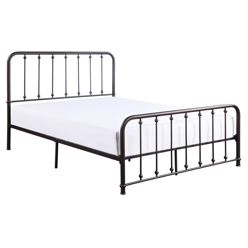 Très grand lit plateforme en métal foncé avec structure en métal foncé pour une chambre confortable avec une ambiance relaxante