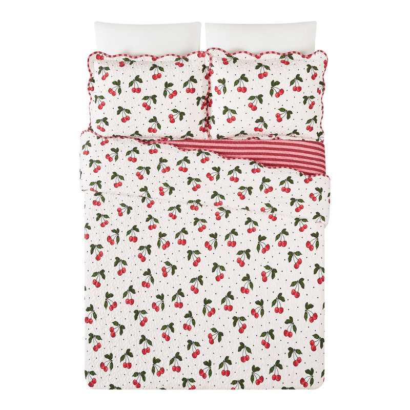 Cherry Reversible Scalloped Quilt Set, Full/Queen Quilt + 2 Standard Shams
