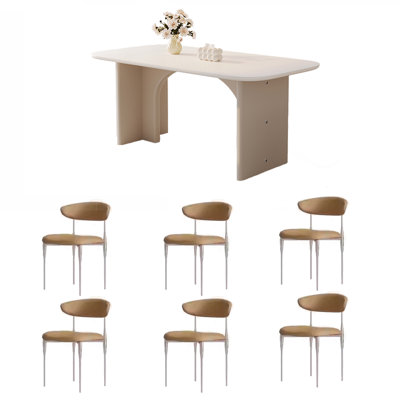 table de salle à manger et chaise de style