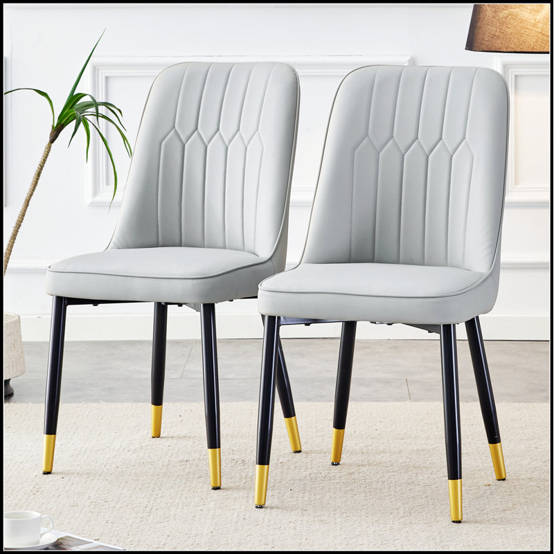 Chaises de salle à manger et de salon en cuir PU gris clair avec rembourrage en éponge confortable et pieds en métal durables pour les intérieurs modernes