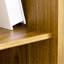 Bibliothèque avec armoire et tablettes ouvertes